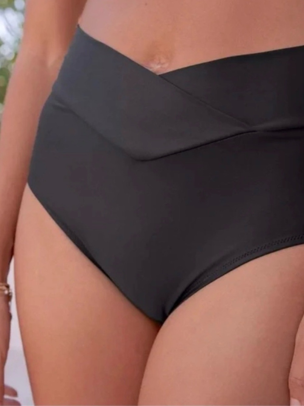 Aerie High Rise Full Coverage Crossover
Bikini Bottom